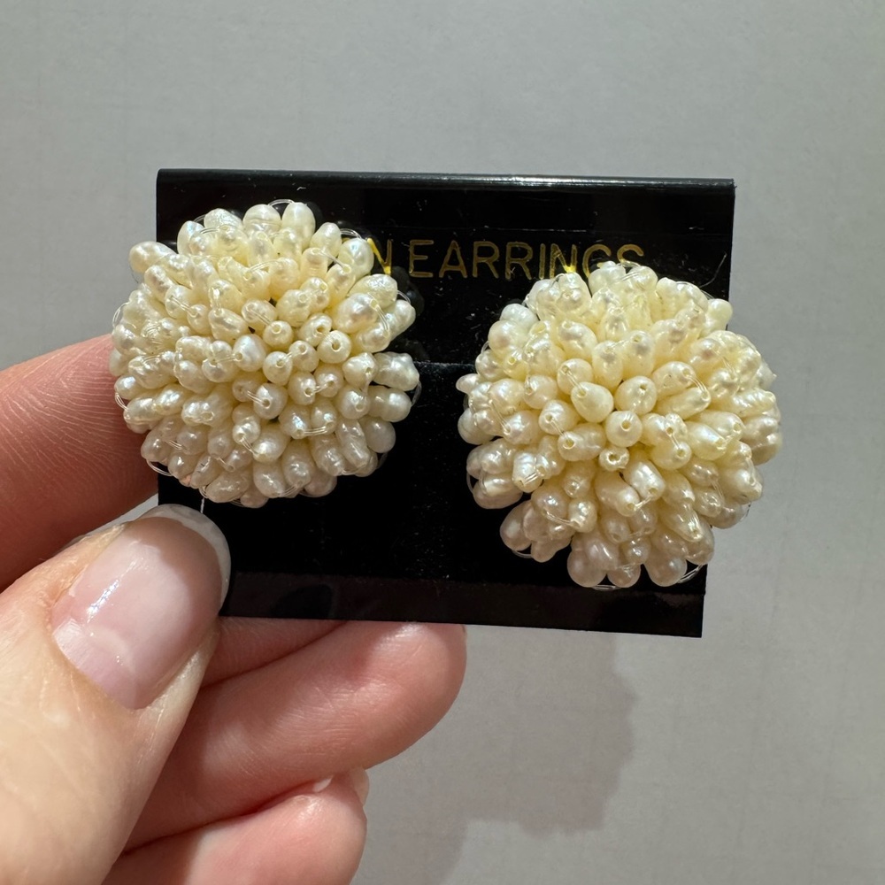 Vintage faux pearl-bead  Floral clip on Earrings